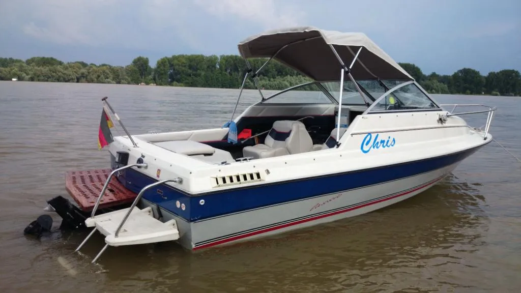 Bayliner Classic US Kajüt Boot mit Trailer Innenborder